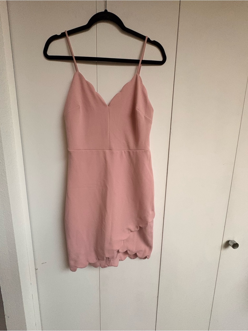 Spaghetti Strap Scallop Hem Pink Dress